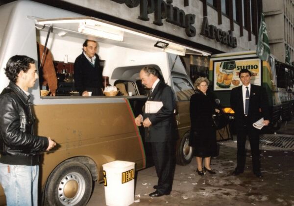 Emídio Caramelo com Rui e Alice Nabeiro durante uma visita ao Porto, nos anos 80.