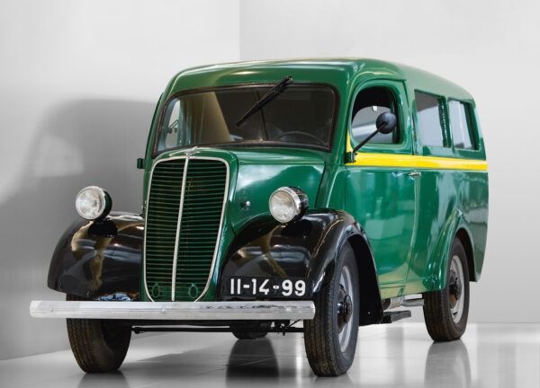 A primeira carrinha da Delta, uma Ford Fordson comprada em segunda mão.